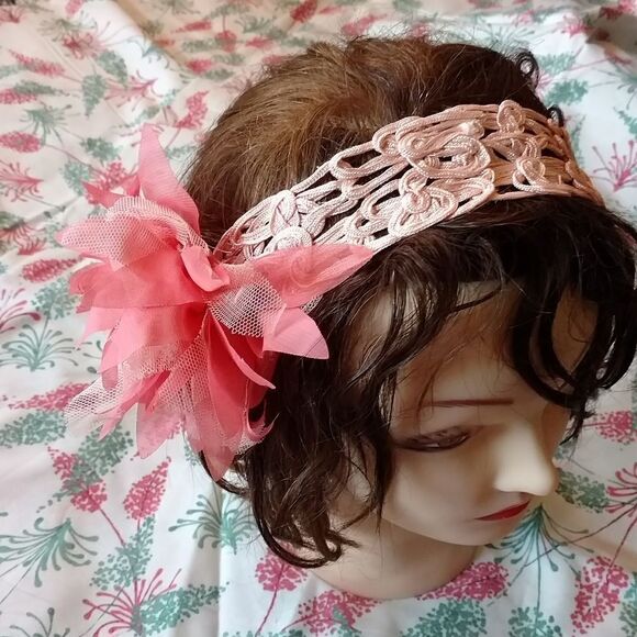 Woman's pink lace flower headband - Picture 1 of 3